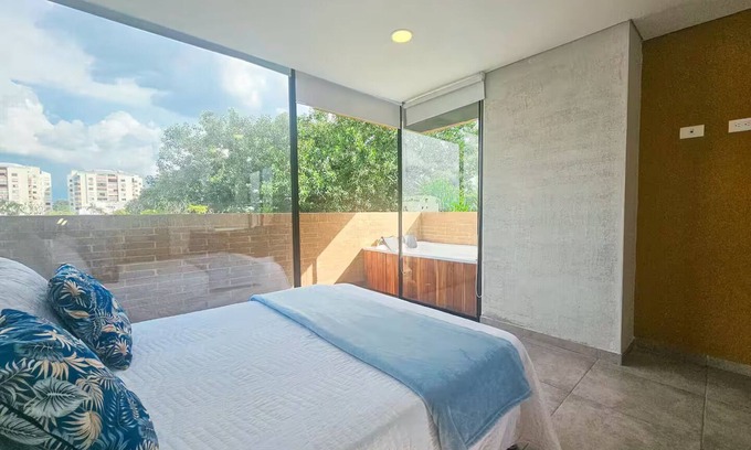 Cali Apartment | LIV-402 Apartment with view