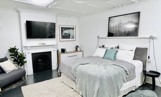Surry Hills Apartment | Live like a local in the heart of Surry Hills