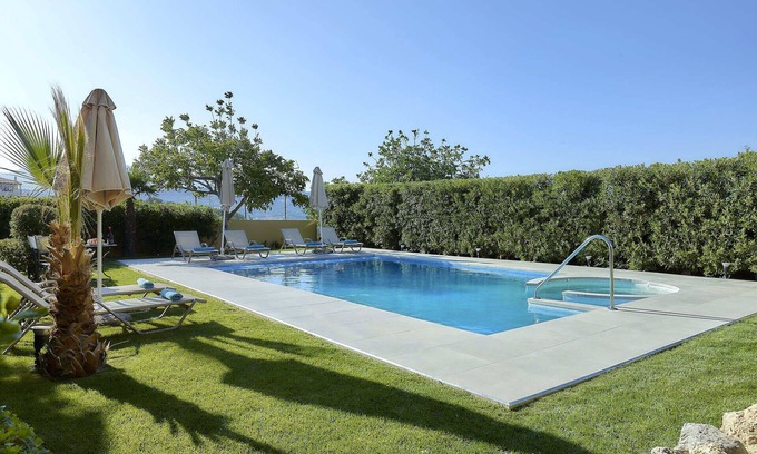 Dhafnes Villa | Live like an 18th century local lord. Experience traditional Cretan local life .