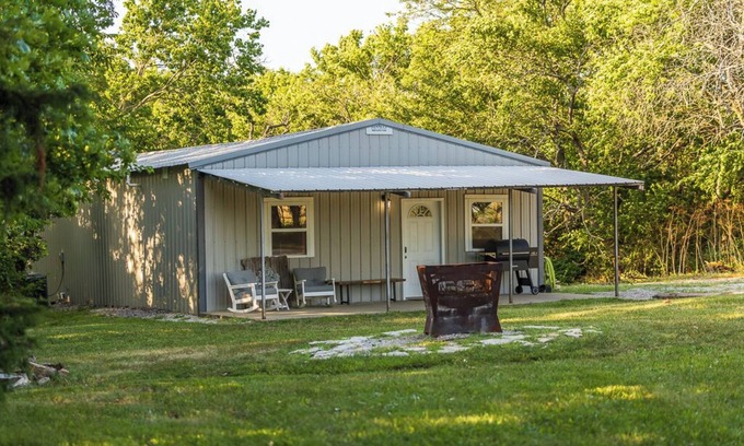 Emporia Cabin | Live Oaks Lodge Retreat with 8-12 Sleeping Capacity