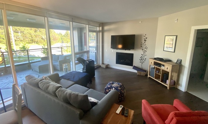 Regional District of Nanaimo Condo | Live, relax and play by the sea