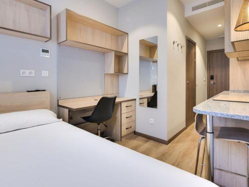 Cruz de Humilladero House | Livensa Living Studios Málaga Feria