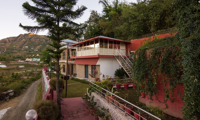 Naukuchiyatal Resort | LivingStone Lake View Resort Premium Room