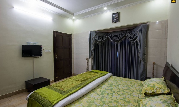 Naukuchiyatal Villa | LivingStone Lake View Resort 3 Bedroom Villa