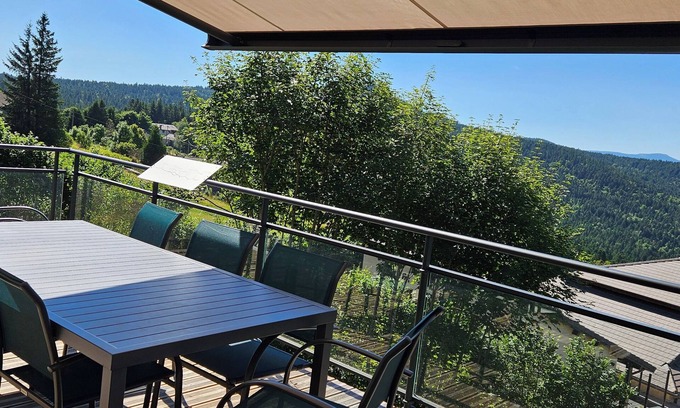 Queyrieres Ski Chalet | Lizieux: Quality chalet with views of the Haute-Loire mountains