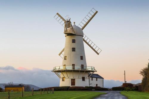Monkswood House | Llancayo Windmill