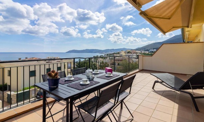 Llanca Apartment | LLEVANTINA 36 - Ático con gran terraza y vistas al mar en Llançà. - ES-228-66