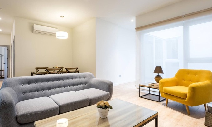 Santa Catalina Apartment | LN3 2BD+2BTH Cloakroom, Shared terrace with pool + Parking on demand