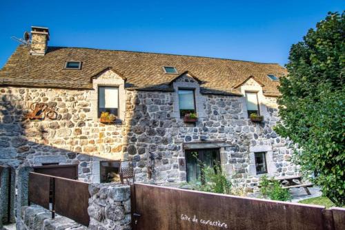 Nasbinals House | Lo d Ici, Gite de groupe et de Caractere