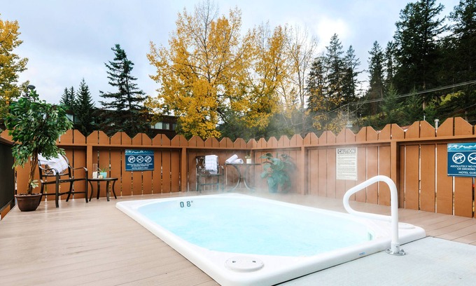 Jasper Hotel | Lobstick Lodge