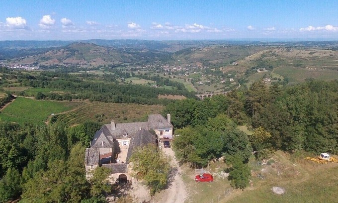 Goutrens House | Loca saiso/vac/Séjour : 120 m² in an authentic, restored farmhouse