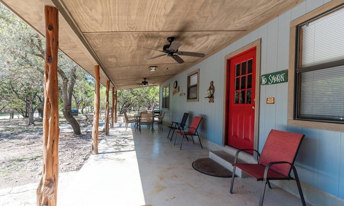 Sabinal House | Located 1/4 Mile to River Access