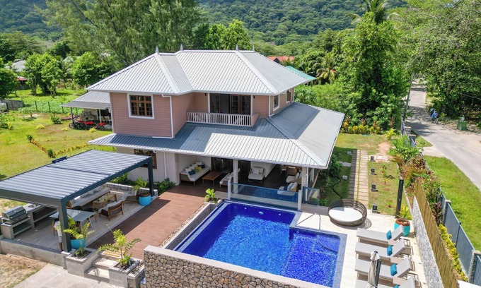 La Digue Villa | Located in La Digue, this villa with private pool is ideal for a family.