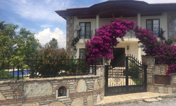 Dalyan City Center Villa | Located in the Maraş Area, close to local riverside restaurants and Town Center.