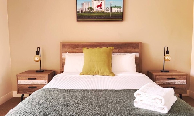Fremantle Apartment | Located in the heart of the West End of Fremantle amongst vibrant cafes and bars
