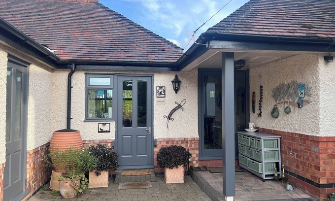 Hanley Swan House | Located in the lovely village of Hanley Swan where you can escape to the country