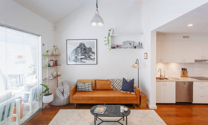 Fremantle Apartment | Located in the Old Tannery just minutes walk to Central Fremantle's vibrant City Centre. What you will enjoy: * Peaceful location yet central to markets * Free secure parking for 1 car undercover * Climate controlled air conditioning *