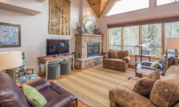 Bigfork Condo | Located on the banks of the Swan River in Downtown Bigfork w/central AC - Chickadee Chalet