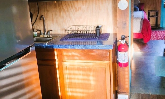 Anderson Cabin | Located outside of Anderson, access to shopping, dinning , 8 miles from Lake.