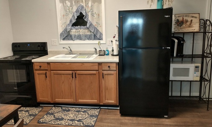Corinth Apartment | Located within 20 min of Pickwick, Shilo National park and several wedding venue