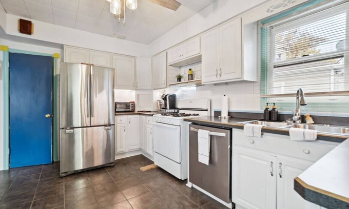Mayfield Heights House | Location and Style Mayfield Heights 3 Bedroom