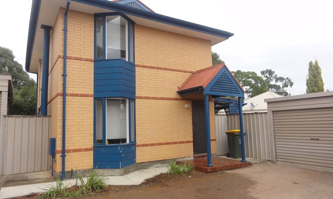 Brompton House | Location, Location, Location and a comfy space townhouse all in one