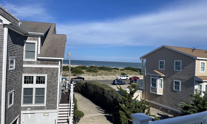 Admiral Estates House | Location Location Location Hear the waves & see Endless Beach Views in Cape May