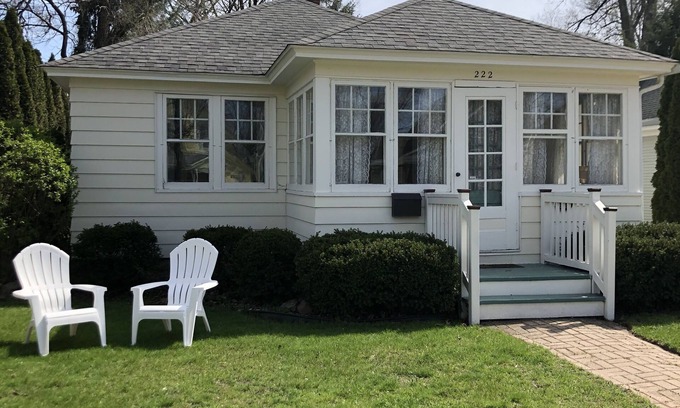 Holland Historic District House | Location, Location, Location! Historic District near downtown
