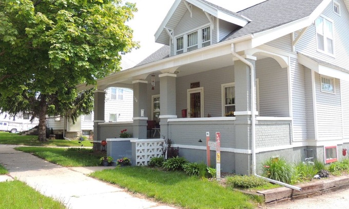 Decorah House | Location! Location! Location! 5 Bedroom Home 1 Block From Downtown Decorah