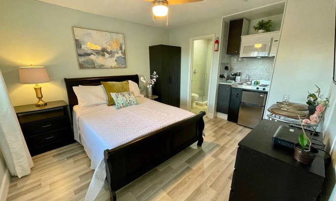 Florida Central Atlantic Coast Apartment | Location! Location! Lovely Studio in Orlando