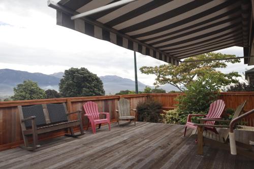 Kaikoura House | Location Ocean & Mountain Views Close to Park