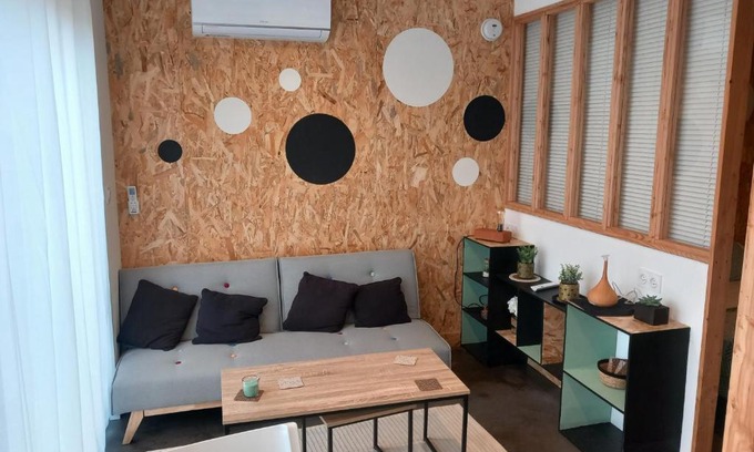Saint-Medard-en-Jalles Apartment | Location Studio indépendant avec terrasse ,les vignes d'élian