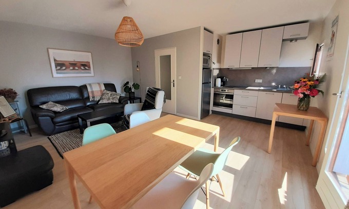 Aix-les-Bains Apartment | Location T2 - 46 m2 Pour Curistes au Calme, au Bord du lac D'aix-les-bains
