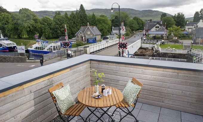 Fort Augustus House | Lock Chambers Caledonian Canal Centre