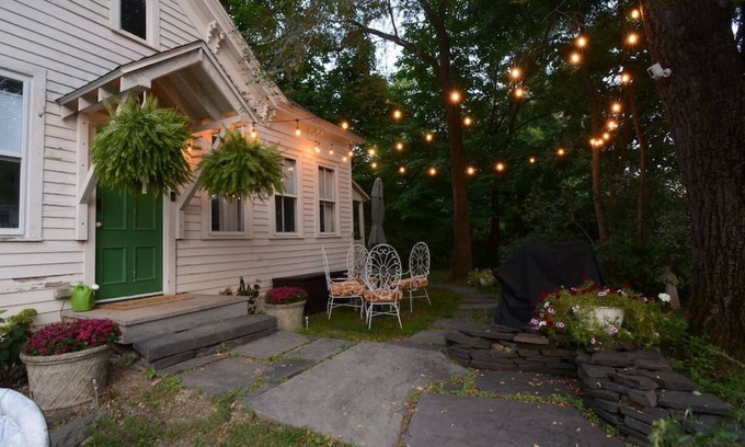 Town of Marbletown House | Locktender Cottage · Historic cottage near Mohonk & Minnewaska, 2BR/2BA