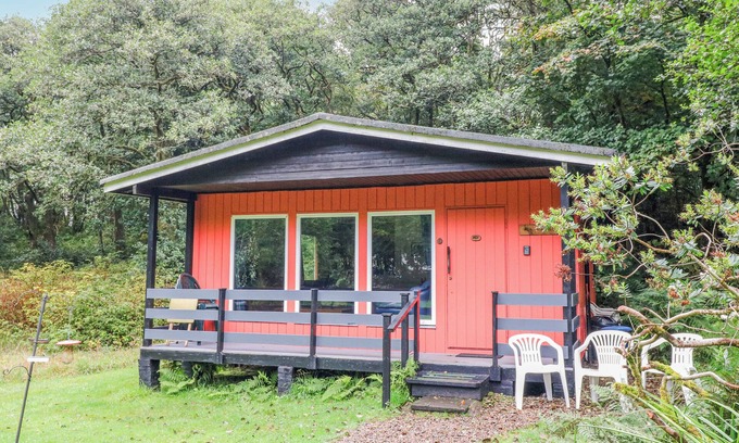 Isle of Arran Cottage | LODGE 1 "ASH", pet friendly, with a garden in Lamlash, Isle Of Arran