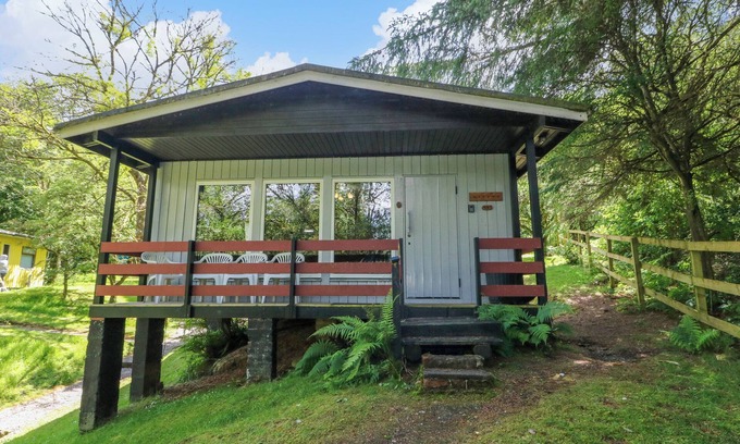 Lamlash Cottage | LODGE 6 - "ALDER", pet friendly in Lamlash, Isle Of Arran