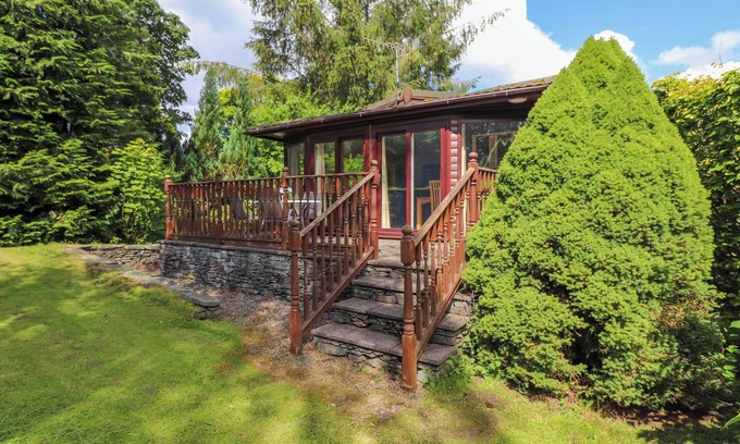 Bondgate Within Cottage | LODGE 7 AT POUND FARM, family friendly, with a garden in Kendal