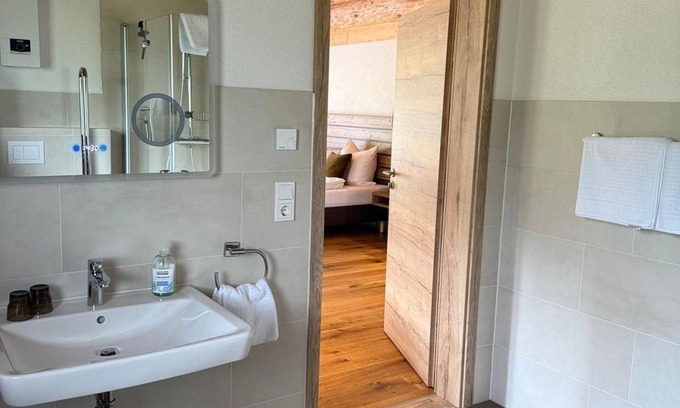 Neuhutten Apartment | Lodge "Fuchs", living-bedroom - Waldzeit Café and Lodge