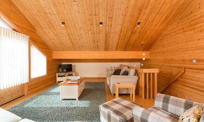 Hopton Apartment | Lodge in Caldecott Hall with Private Hot Tub