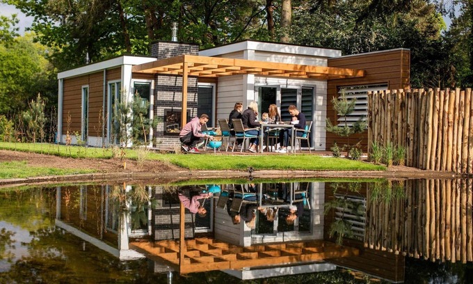 Lunteren Ski Chalet | ✓ Lodge Royal at Landgoed de Scheleberg ✓ Vacation house for 4 people ✓ Located in Lunteren (Gelderland) ✓ Vacation park in the Veluwe ✓ Book directly with the park