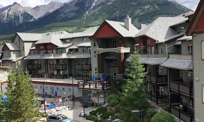 Canmore Condo | Lodges at Canmore