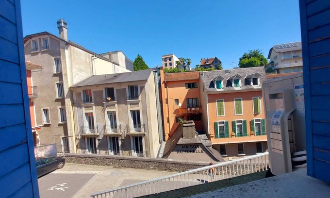 Lourdes Apartment | Lodging at Le Bourg "Appartement bleu" in Lourdes (max 6pers).