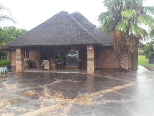 Dr JS Moroka Hotel | Loding Lodge