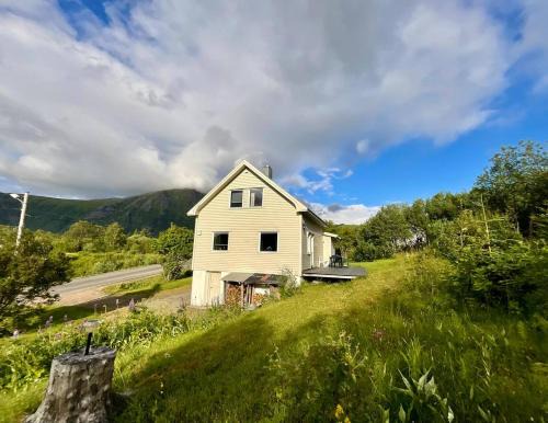 Bostad House | Lofoten Hiking Base