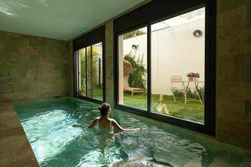 Figueres Apartment | Loft con piscina climatizada privada y parking