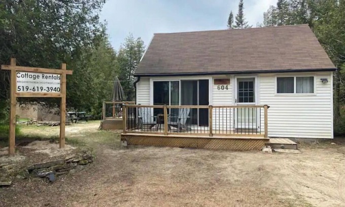 Sauble Beach Cottage | Loft Cottage-Steps to the Beach
