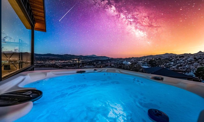 Yucca Valley House | ◼️⬛️ Loft Ledge - Modern Desert Oasis w/Hot Tub, Fire Pit & Incredible Views ⬛️◼️
