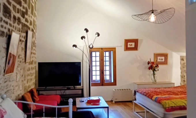 Locronan House | LOFT Locronan 1624 renovated in 2021 in France's second most beautiful village.