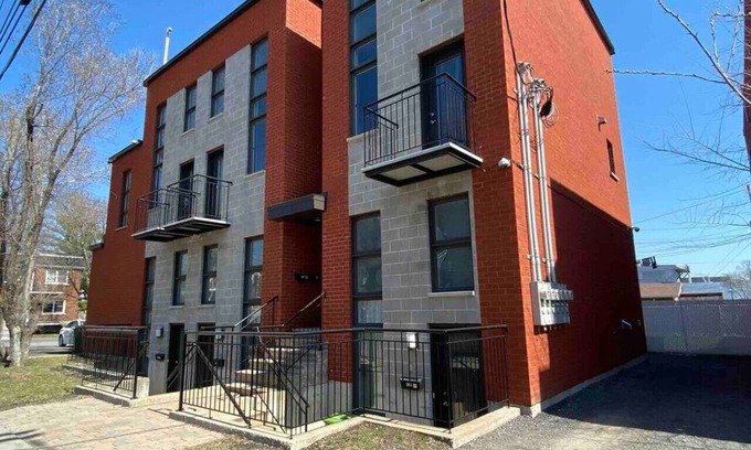Bellerive Apartment | Loft near Olympic Park + Free Parking & EV Charger